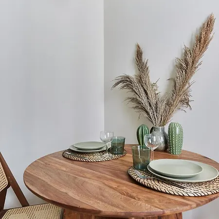 Champs Elysee Bu Prestige Apartment